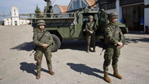 GUERRA EN IRÁN | Defensa prevé un “enquistamiento” de la guerra de Irán con intercambio intenso de misiles y drones