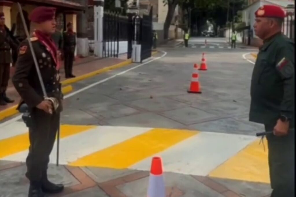 Gustavo González López se reunió con comandantes de la GNB para "impartir lineamientos"