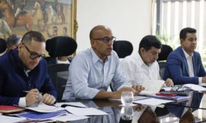 ‘Hay gente que cobra pero no trabaja’