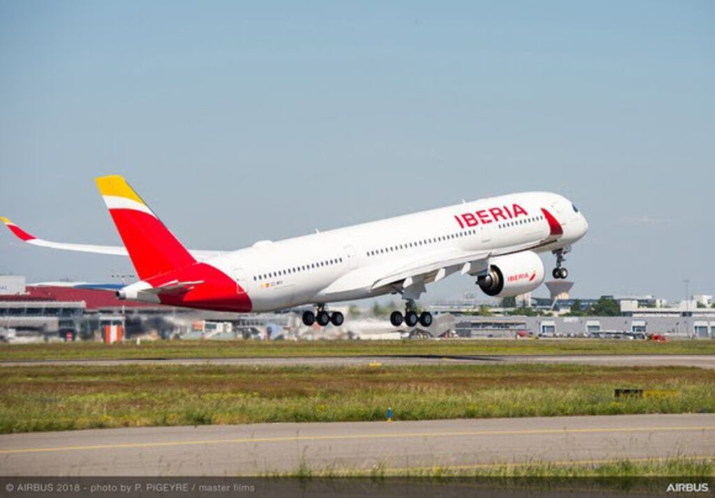 Iberia acuerda con los sindicatos los términos de un ERE voluntario que suprimirá 996 empleos