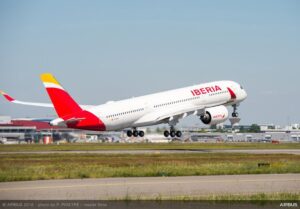 Iberia acuerda con los sindicatos los términos de un ERE voluntario que suprimirá 996 empleos | europapress.es