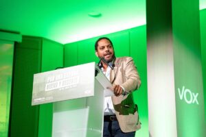Ignacio Garriga (Vox) llama a «apartar» a Feijóo de las negociaciones en Extremadura, CyL y Aragón | europapress.es