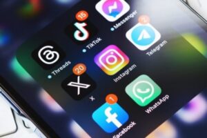 Informe reveló el impacto negativo que generan las redes sociales en el cerebro