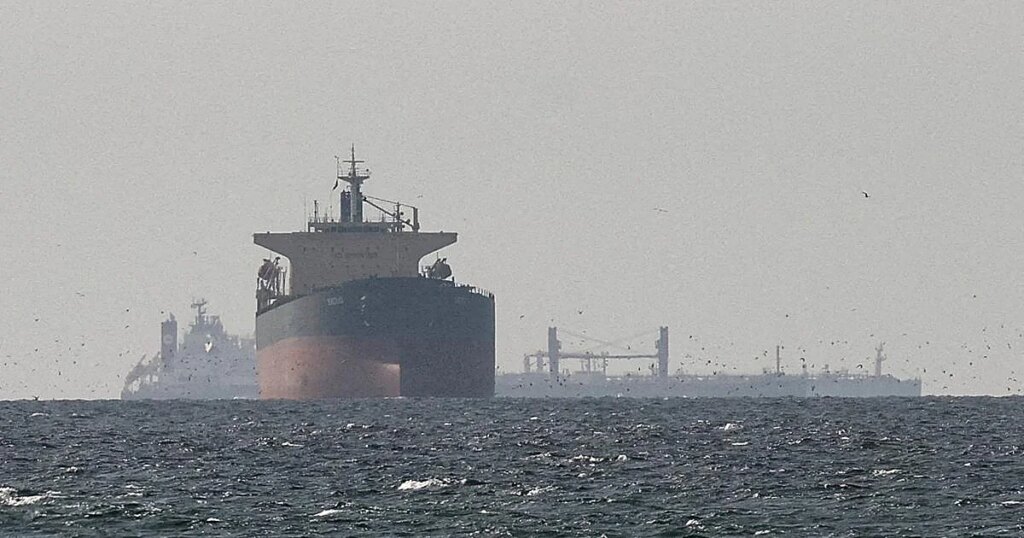 Irán afirma que los buques «no hostiles» pueden transitar por el estrecho de Ormuz