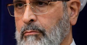 Irán completa su «triunvirato de transición» con la elección del destacado clérigo y jurista Alireza Arafi | europapress.es
