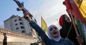 Irán recluta a niños de doce años para la guerra contra Estados Unidos e Israel