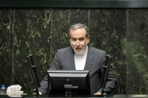 Irán reivindica ante la ONU su derecho a impedir el paso de buques enemigos en el estrecho de Ormuz | europapress.es