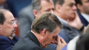 Jair Bolsonaro | El Supremo de Brasil concede prisión domiciliaria «temporal» al expresidente | elperiodico.com
