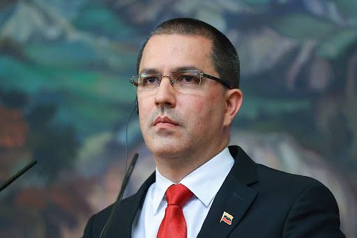 Jorge Arreaza anuncia la excarcelación de 31 militares
