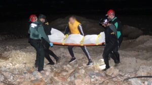 Joven cayó por un acantilado mientras intentaba recuperar sus lentes