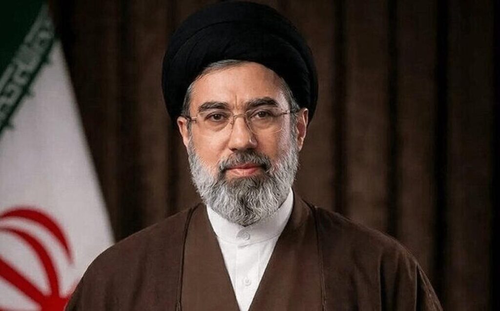 Imagen distribuida por la agencia MEHR que muestra a Mojtaba Jameneí, hijo del fallecido ayatolá, que ha sido elegido como líder supremo de Irán.