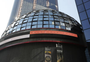 La Bolsa de México gana 0.6 % y se ubica en 67 mil 87.64 unidades