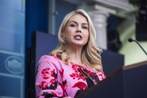 La Casa Blanca decidirá «caso por caso» si permite la llegada de otros petroleros a Cuba – AlbertoNews