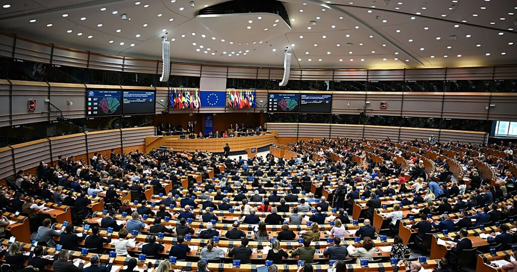 La Eurocámara aprueba el acuerdo con EE.UU. con condiciones añadidas que permitan suspenderlo