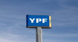 La Justicia de EEUU revoca la sentencia de la expropiación de YPF y anula la multa de 16.100 millones a Argentina
