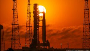 La NASA lista para lanzamiento lunar en más de medio siglo