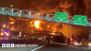 «La noche se convirtió en día»: los iraníes relatan a la BBC los ataques contra los depósitos de petróleo