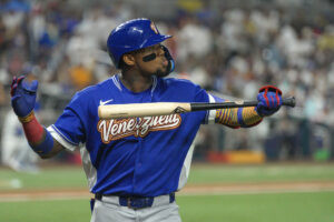 La ovación que recibió Ronald Acuña Jr. con los Braves tras ser campeón mundial con Venezuela – AlbertoNews