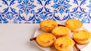 La pastelería situada en el centro de Madrid donde probar pasteles de nata hechos con la receta tradicional