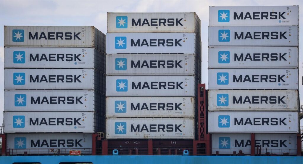 Las gigantes navieras MSC y Maersk suspenden su tránsito por el estrecho de Ormuz