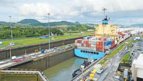Las represalias de China contra Panamá afectan el comercio, dice comisionada de EEUU