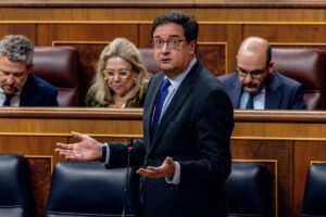 López avanza que en la primera quincena de abril se pondrá en marcha la jornada de 35 horas en la Administración General | europapress.es