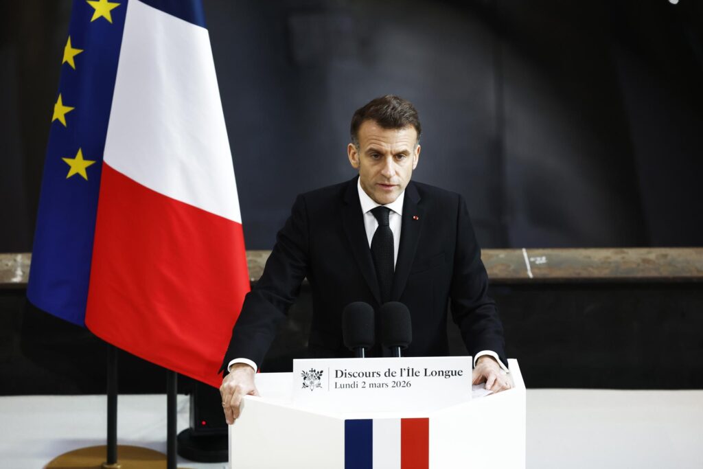 Macron despliega a la Armada francesa para una “misión defensiva” internacional que permita reabrir el estrecho de Ormuz - AlbertoNews