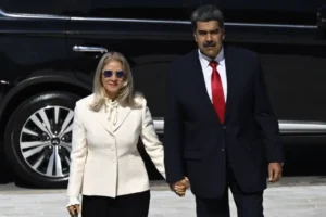Maduro y Flores, dispuestos a presentar pruebas de incapacidad financiera