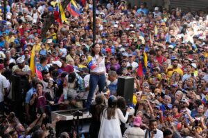 María Corina Machado convoca a venezolanos en Chile en medio de retraso en su regreso a Venezuela