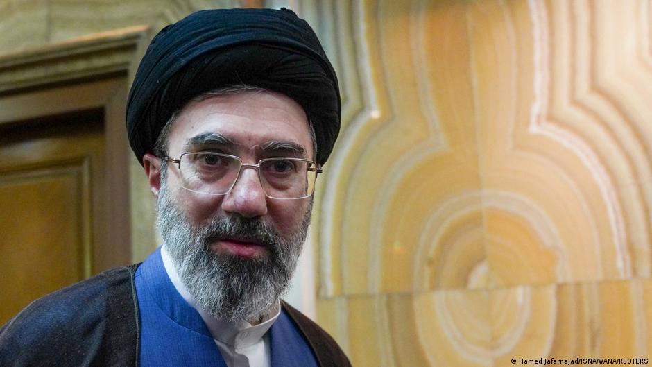 Mojtaba Jamenei afirma que "el enemigo se verá sometido"