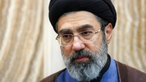 Mojtaba Jameneí se prepara para dar su primer discurso como líder supremo de Irán