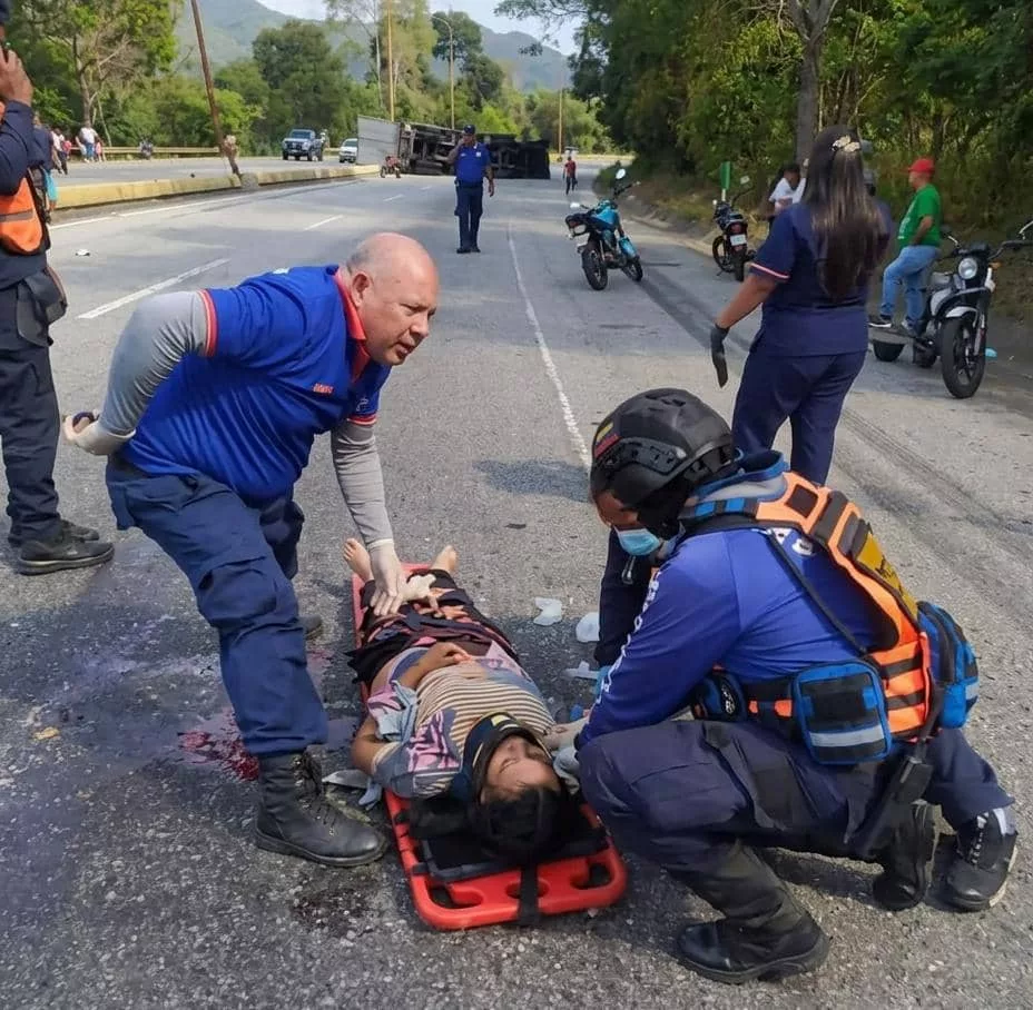 Muere adolescente en accidente de tránsito en autopista