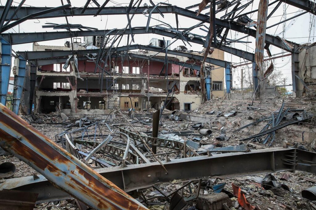 Mueren cerca de 40 personas en bombardeos contra Isfahán y Qom (Irán) en medio de la ofensiva de Israel y EEUU
