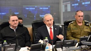Netanyahu recula y otorga al patriarca latino acceso «pleno e inmediato» al Santo Sepulcro | elperiodico.com