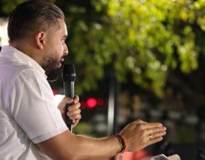 Nicolasito publicó melodramático VIDEO y reiteró que su papá y "Cilita" van a volver