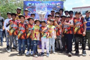 Nueva Esparta se desbordó de orgullo al recibir Trofeo de los Campeones Mundiales de Béisbol – Correo del Orinoco