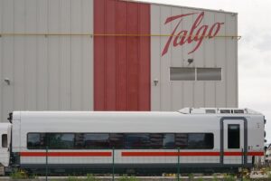 Pegaso formaliza ante el Supremo su demanda contra el Gobierno por vetar la OPA húngara en Talgo | europapress.es