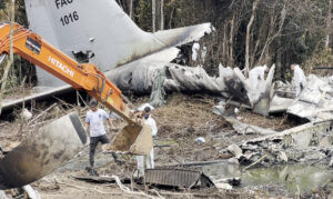 Petro insiste en que la antigüedad del avión militar accidentado pudo causar el siniestro – AlbertoNews
