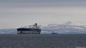 Petróleo sin sanciones, justo cuando Rusia más lo necesitaba