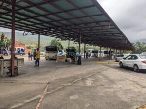 Poco movimiento en el terminal de San Antonio pese a la Semana Santa
