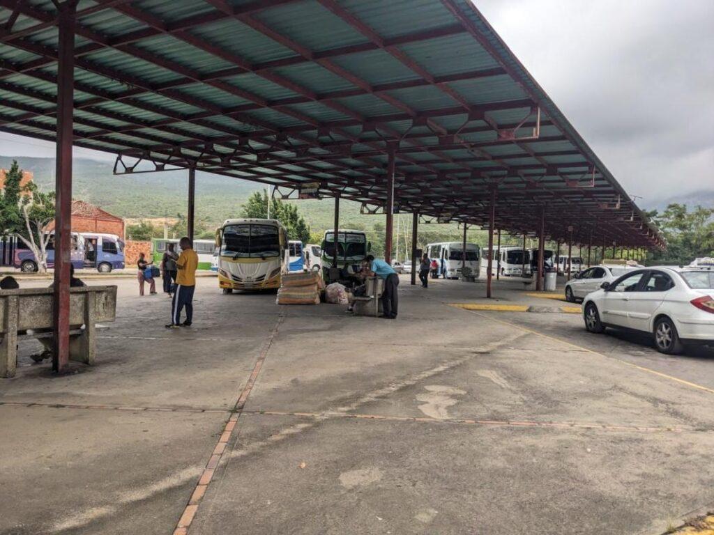 Poco movimiento en el terminal de San Antonio pese a la Semana Santa