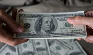 Precio del dólar del 31 de marzo cierra cerca de 474 bolivares