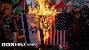 Quién tiene el poder en Irán tras la muerte del ayatolá Alí Jamenei en ataques de EE.UU. e Israel, y cómo se elegirá su sucesor