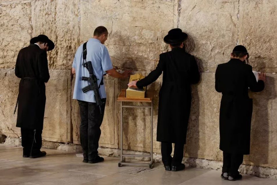 Reacciones encontradas en Jerusalén ante aprobación pena de muerte dirigida a palestinos - AlbertoNews