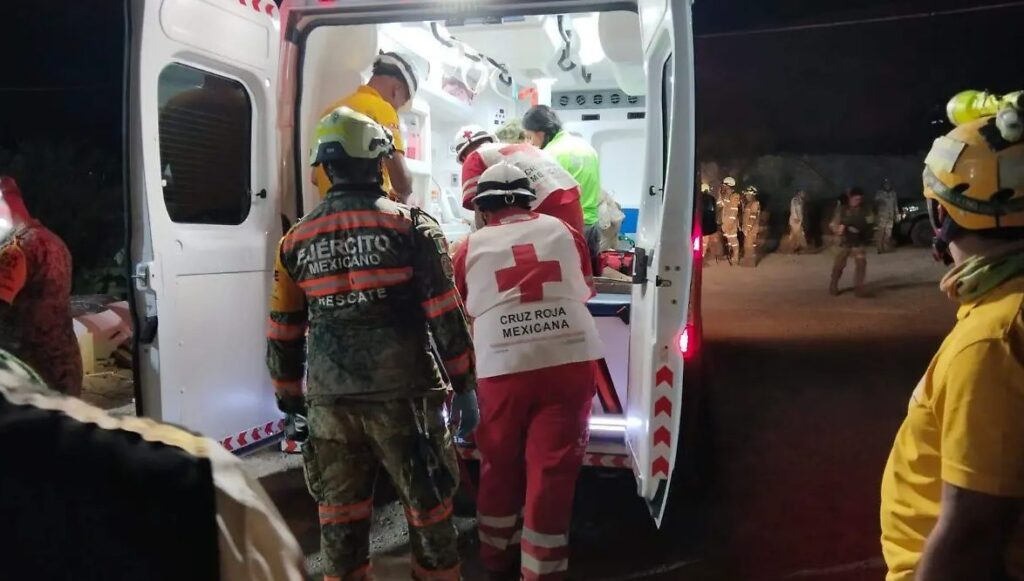 Rescatado con vida uno de los cuatro mineros mexicanos atrapados en Sinaloa