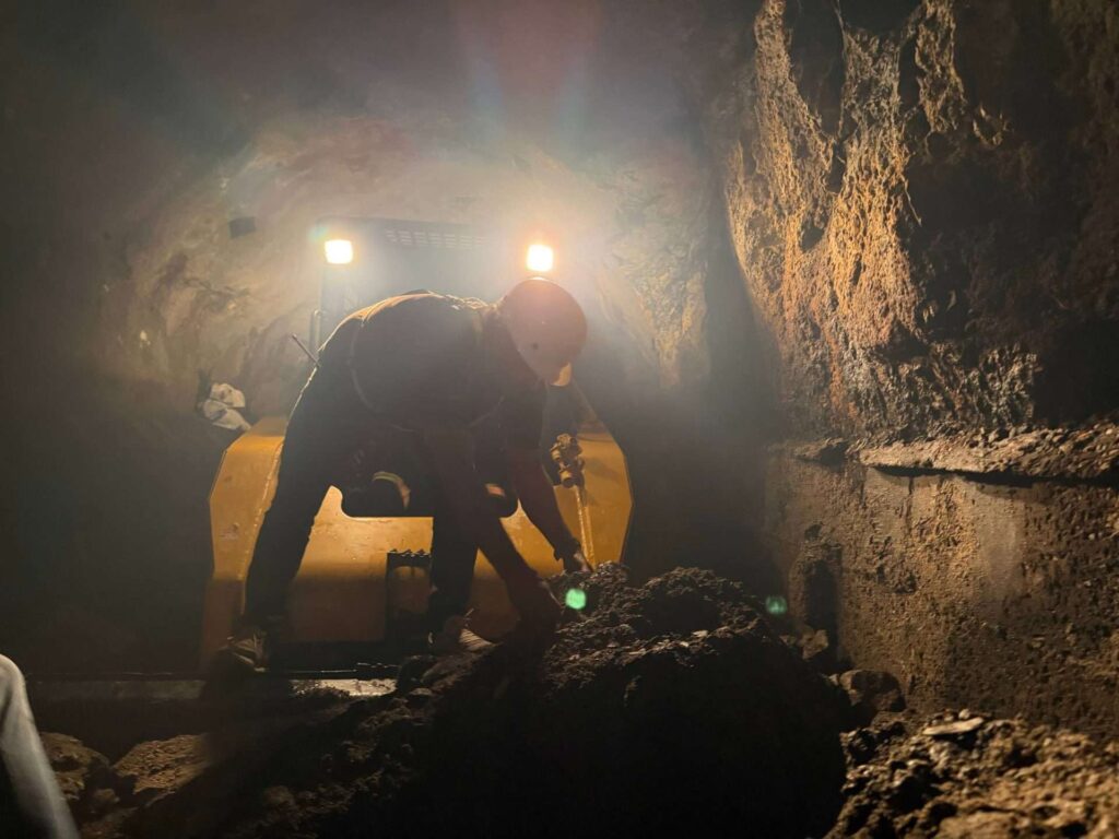 Rescatados sanos y salvos los ocho técnicos atrapados en el acueducto Turimiquire