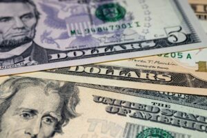 Reuters: Escasez de divisas presiona a pequeñas empresas venezolanas a subir precios y buscar otras alternativas