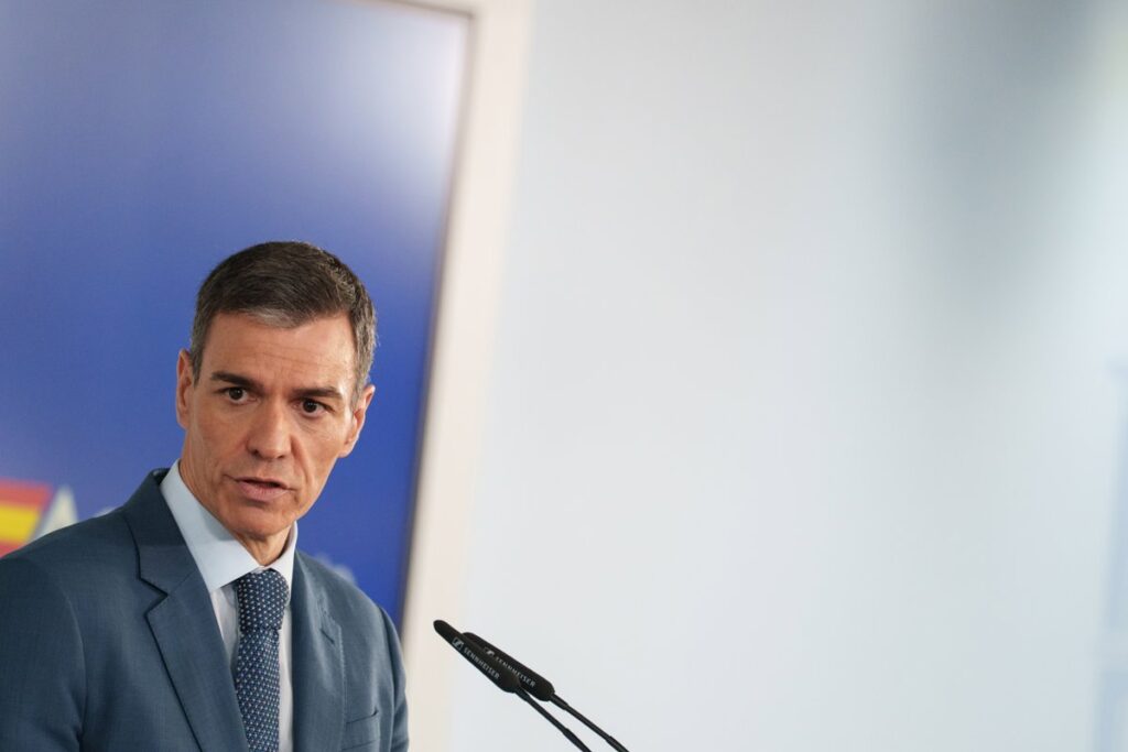 Sánchez anuncia un plan de 80 medidas que movilizará 5.000 millones para paliar los efectos de la guerra