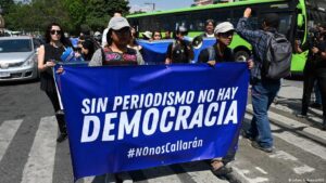 Supremo de Guatemala revoca fallos contra periodista Zamora