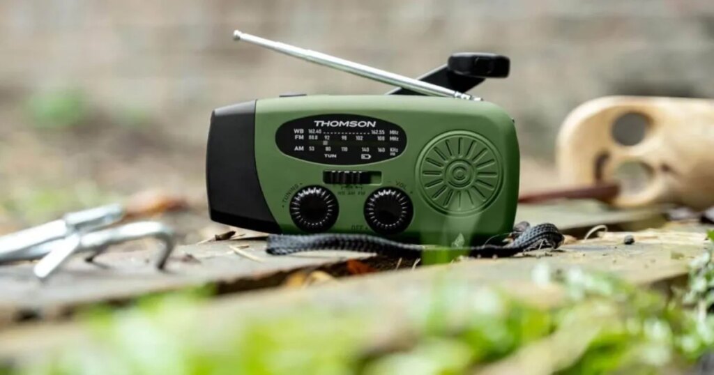 Thomson sacude el mercado de radios portátiles con una fuerte rebaja en su RT260 Solar de Emergencia